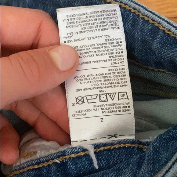 RIPPED BLUE JEANS - Picture 3 of 4